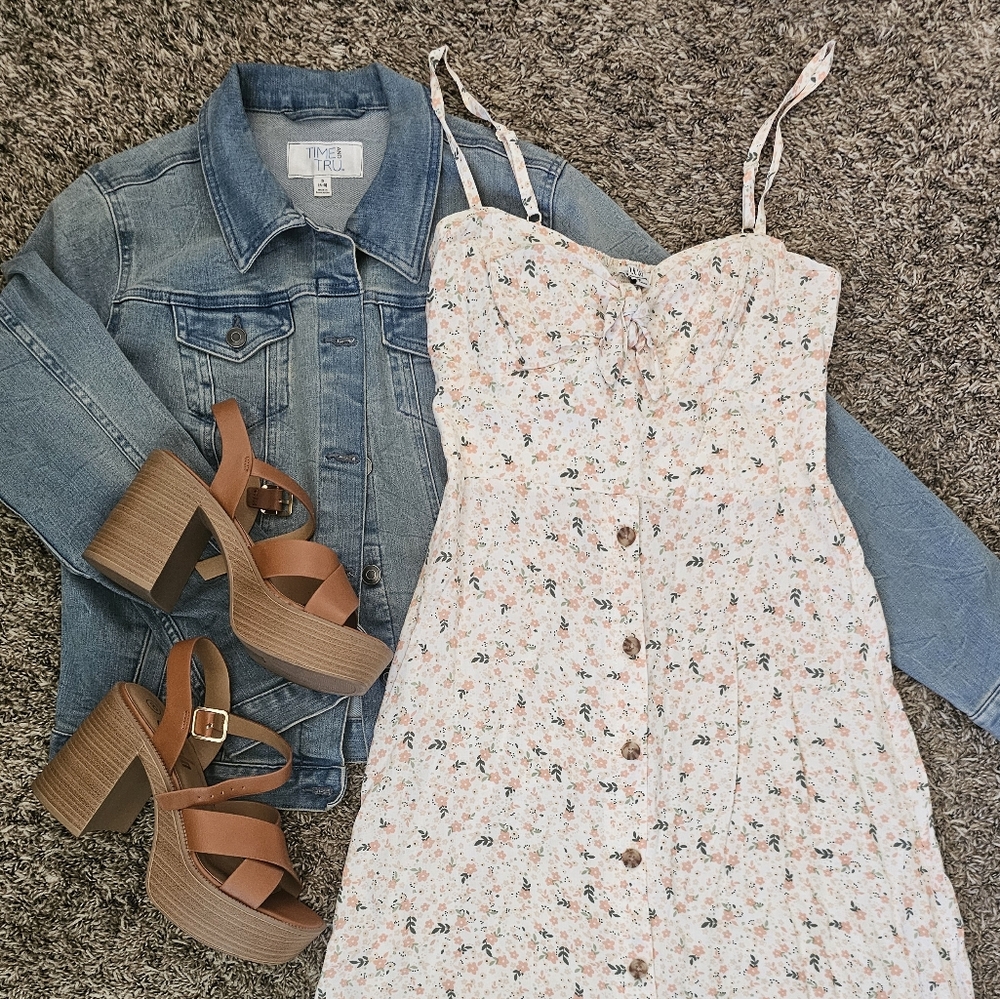 Transition to fall, spaghetti strap floral dress